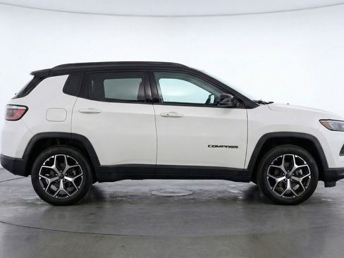Used 2025 Jeep Compass Limited AWD/4WD image 11