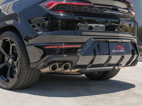 Used 2026 Lamborghini Urus SE AWD/4WD image 47