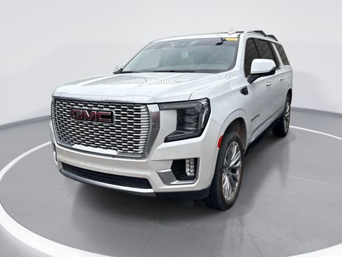 Used 2024 GMC Yukon XL Denali w/ Advanced Technology Package AWD/4WD image 5