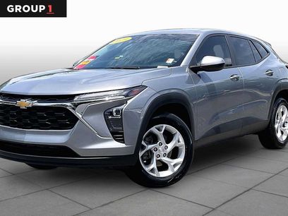 Used 2025 Chevrolet Trax LS w/ LS Convenience Package