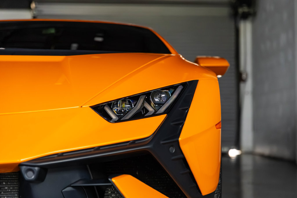 Used 2023 Lamborghini Huracan Tecnica RWD image 9