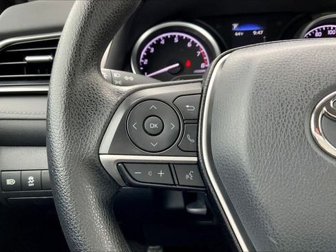 Used 2022 Toyota Camry LE image 23