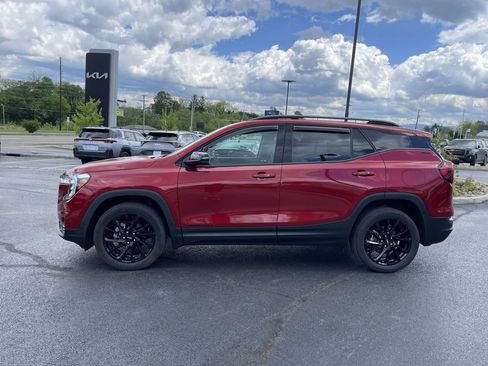 Used 2023 GMC Terrain SLT w/ Infotainment Package II AWD/4WD image 3