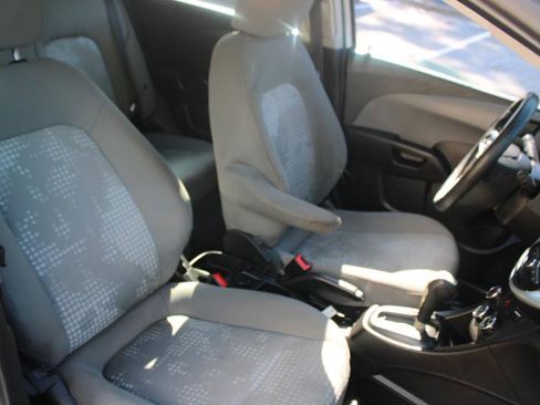 Used 2020 Chevrolet Sonic LT image 9