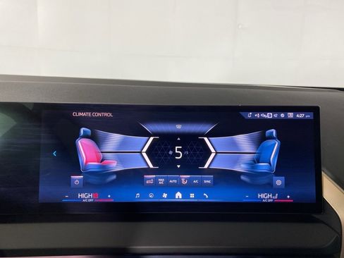 Used 2025 BMW X3 xDrive30i w/ Premium Package image 14