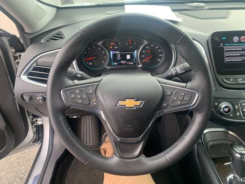 Used 2017 Chevrolet Malibu Premier w/ Driver Confidence Package image 19