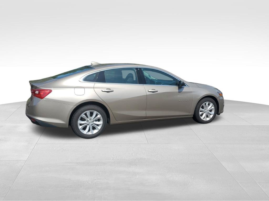 Used 2025 Chevrolet Malibu LT FWD image 6
