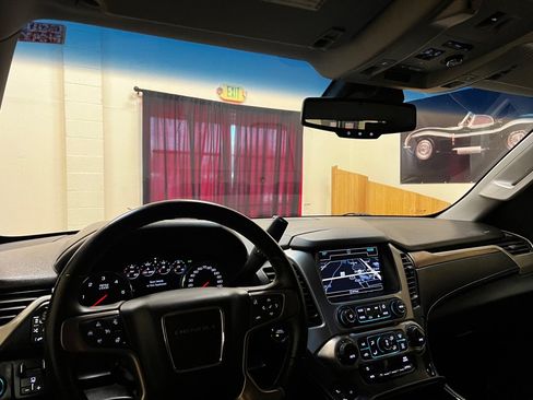 Used 2018 GMC Yukon Denali w/ Denali Ultimate Package AWD/4WD image 24