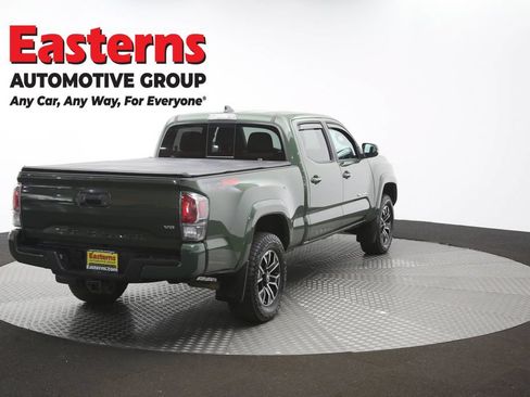 Used 2022 Toyota Tacoma TRD Sport AWD/4WD image 38