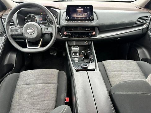 Used 2023 Nissan Rogue SV image 11