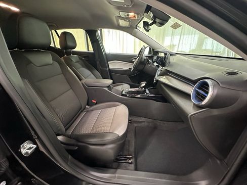 Certified 2025 Chevrolet Trax LT w/ LT Convenience Package image 23