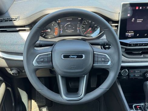 Used 2024 Jeep Compass Latitude AWD/4WD image 22