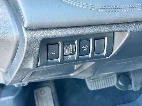 Used 2022 Subaru Outback Limited image 10