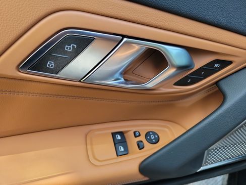 New 2026 BMW Z4 M40i w/ Premium Package RWD image 8