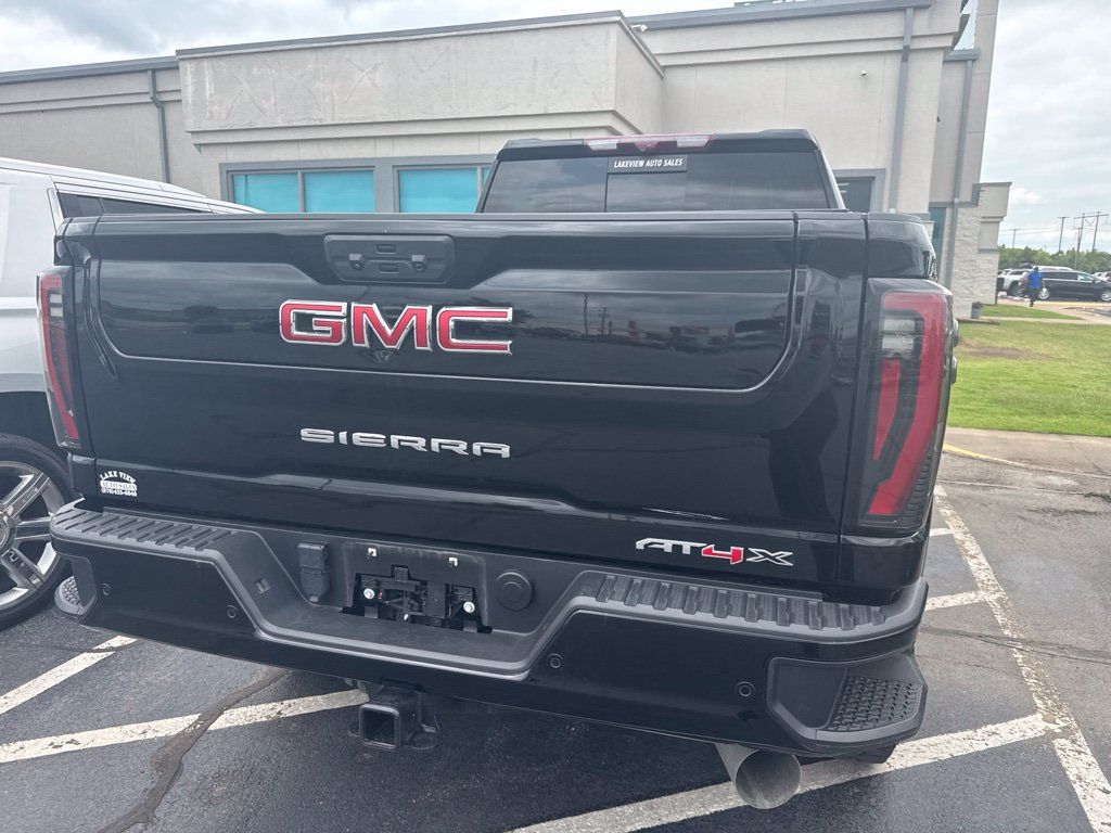 Used 2024 GMC Sierra 2500 AT4X AWD/4WD image 5