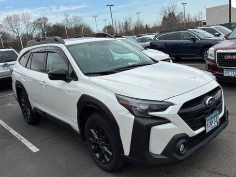 Used 2024 Subaru Outback Onyx Edition XT AWD/4WD image 2