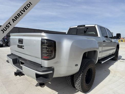 Used 2019 GMC Sierra 3500 Denali w/ Duramax Plus Package image 5