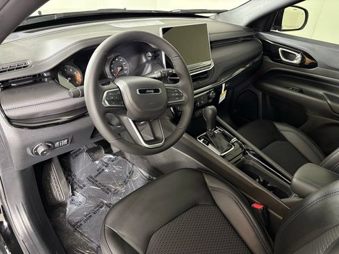 New 2026 Jeep Compass Latitude AWD/4WD image 17
