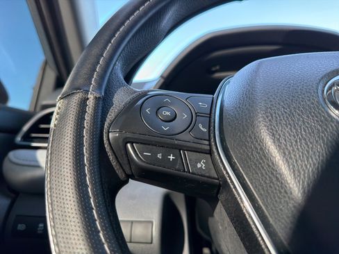 Used 2020 Toyota Camry LE image 51