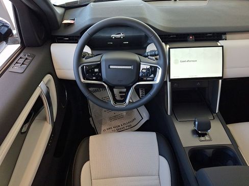 New 2026 Land Rover Discovery Sport Landmark image 9