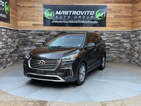 Used 2017 Hyundai Santa Fe SE AWD/4WD image 4