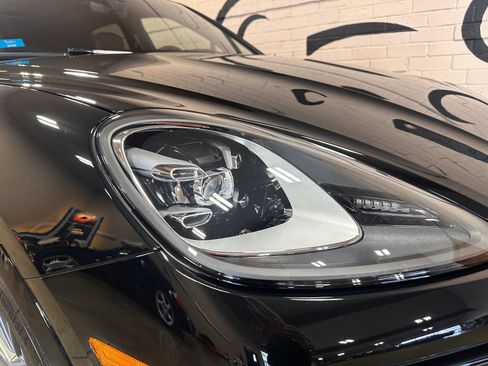 Used 2023 Porsche Cayenne Platinum Edition AWD/4WD image 25