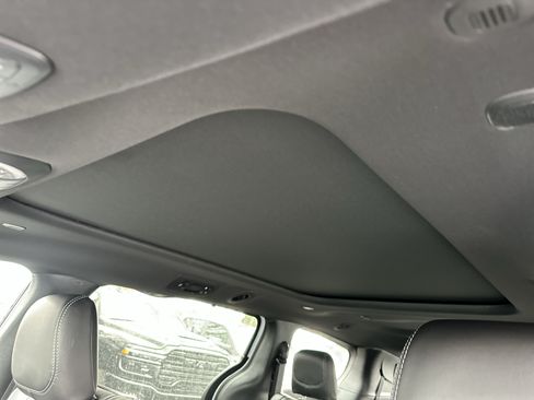 New 2026 Chrysler Pacifica Limited w/ S Appearance Package FWD image 13