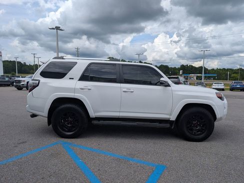 Used 2020 Toyota 4Runner SR5 Premium RWD image 6