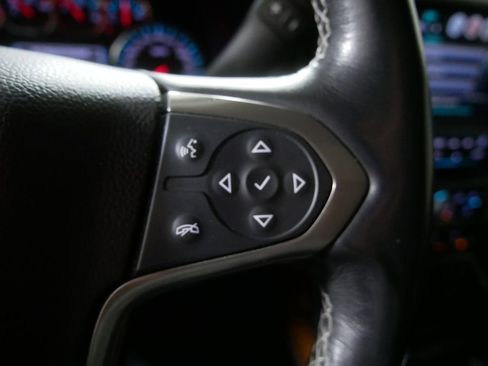 Used 2018 Chevrolet Silverado 1500 High Country image 25