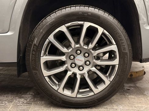 Used 2023 GMC Acadia Denali w/ Denali Technology Package FWD image 25