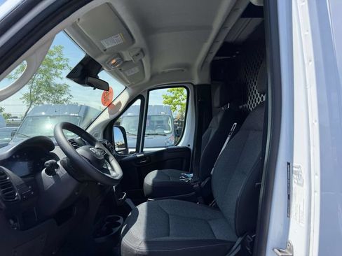 Used 2025 RAM ProMaster 2500 w/ U-Haul Equipment Group FWD image 18