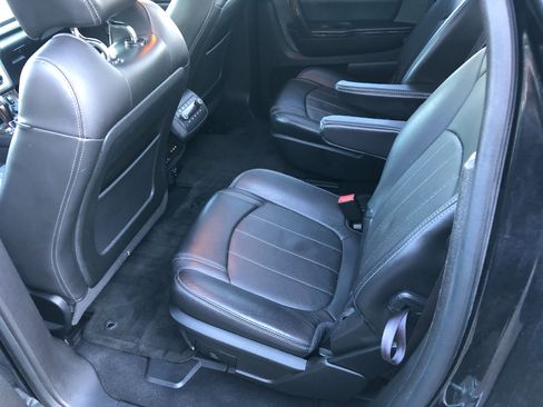 Used 2014 GMC Acadia Denali image 26