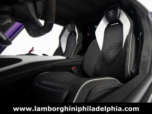 Used 2024 Lamborghini Revuelto AWD/4WD image 10