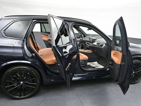 Used 2024 BMW X5 M60i AWD/4WD image 33