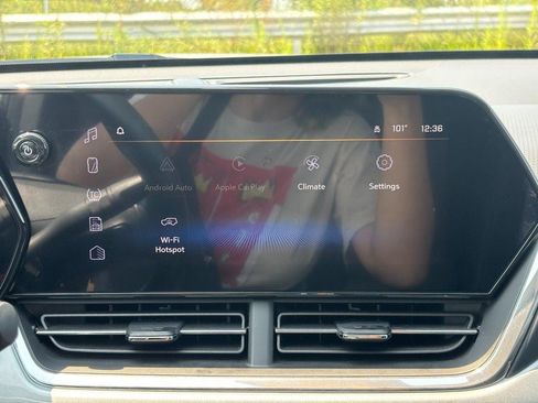 Used 2025 Chevrolet Trax LT w/ Driver Confidence Package FWD image 22