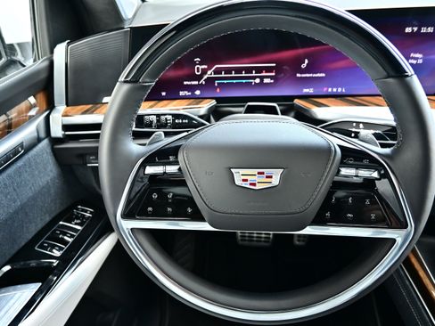 Used 2026 Cadillac Escalade Platinum Luxury w/ LPO, Radiant Package AWD/4WD image 21