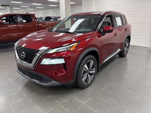 Used 2022 Nissan Rogue SL w/ SL Premium Package image 3