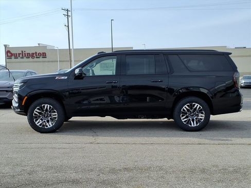 New 2026 Chevrolet Suburban Z71 w/ Z71 Off-Road Package image 3