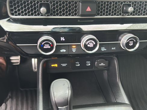Used 2025 Honda Civic Sport image 27