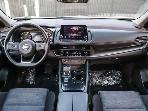 Used 2023 Nissan Rogue SV image 12