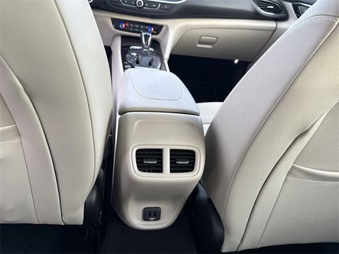 Used 2019 Buick Regal Essence image 21