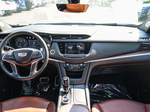 Used 2023 Cadillac XT5 Sportv w/ Technology Package AWD/4WD image 11