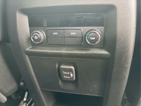 Certified 2024 Chevrolet Traverse LT FWD image 25