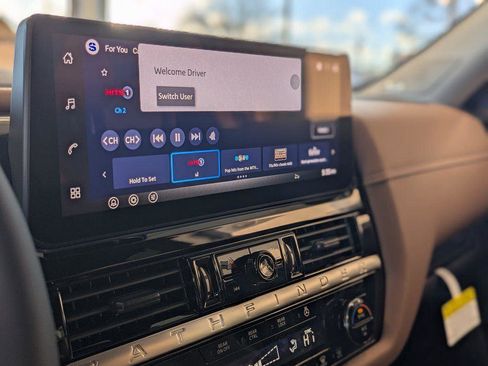 New 2026 Nissan Pathfinder Platinum AWD/4WD image 23