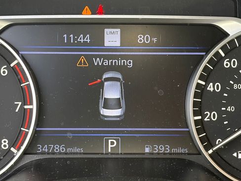 Used 2023 Nissan Altima 2.0 SR FWD image 12