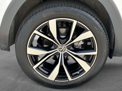 Certified 2024 Volkswagen Atlas Cross Sport SEL Premium R-Line AWD/4WD image 7