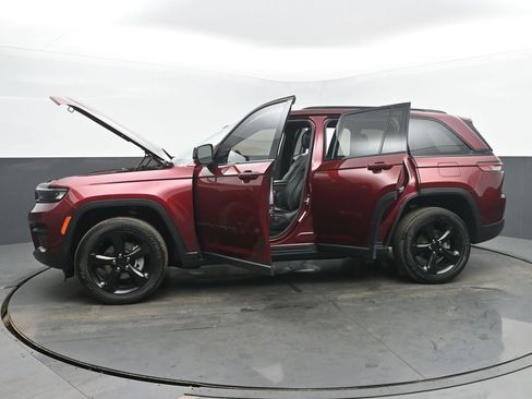 Used 2023 Jeep Grand Cherokee Altitude image 55