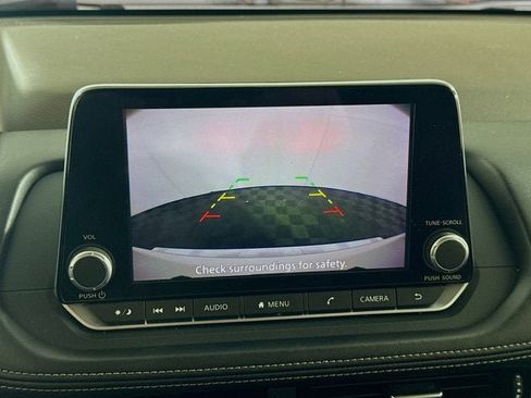 Used 2022 Nissan Rogue SV w/ SV Premium Package image 12