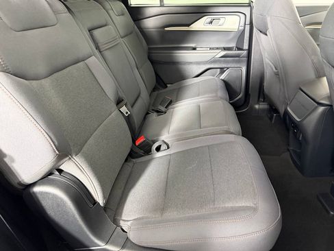 Used 2025 Ford Explorer Active RWD image 32