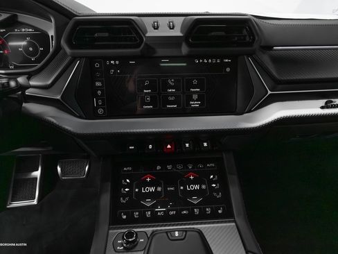 Used 2025 Lamborghini Urus SE image 30